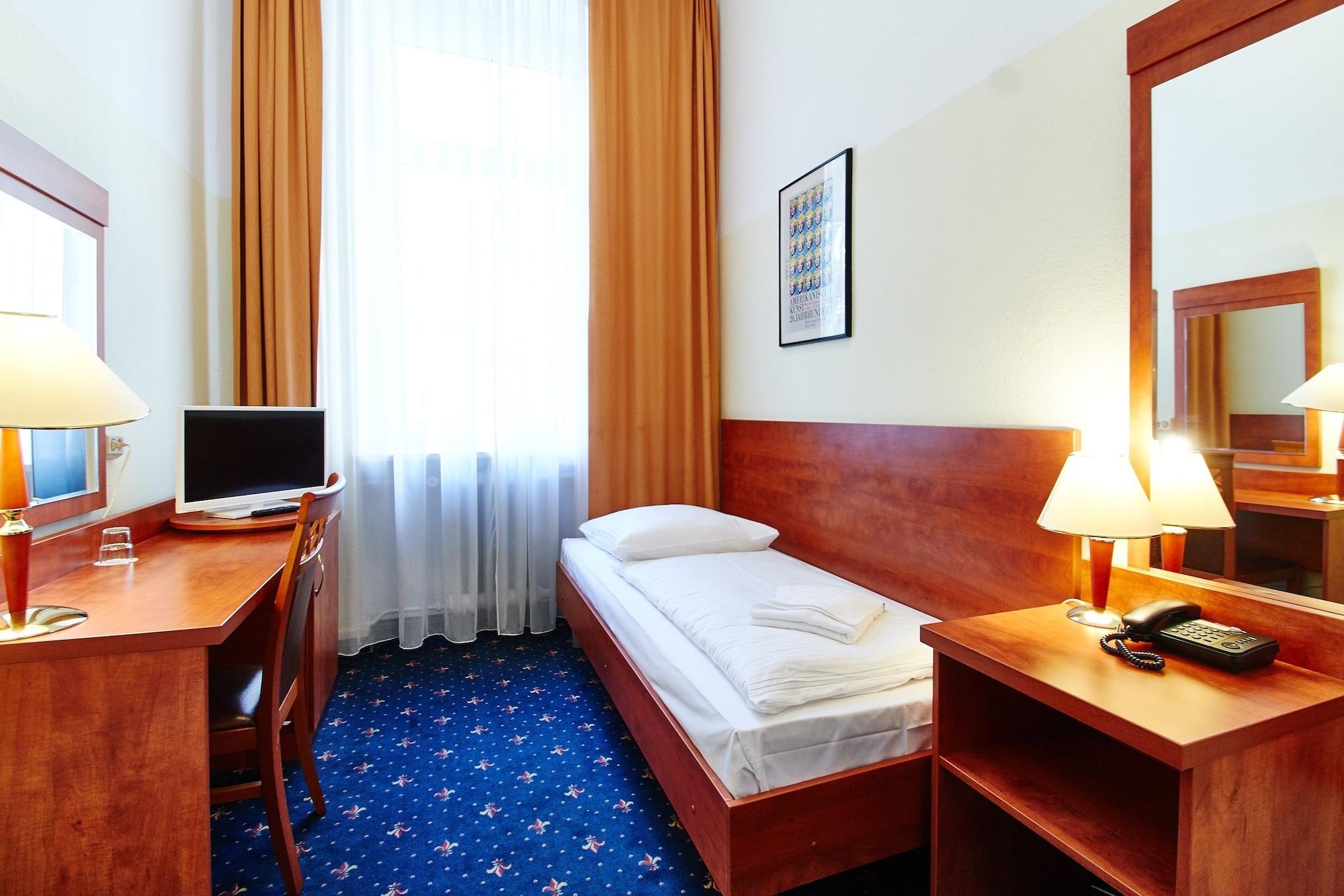 Hotel Europa City Berlim Exterior foto