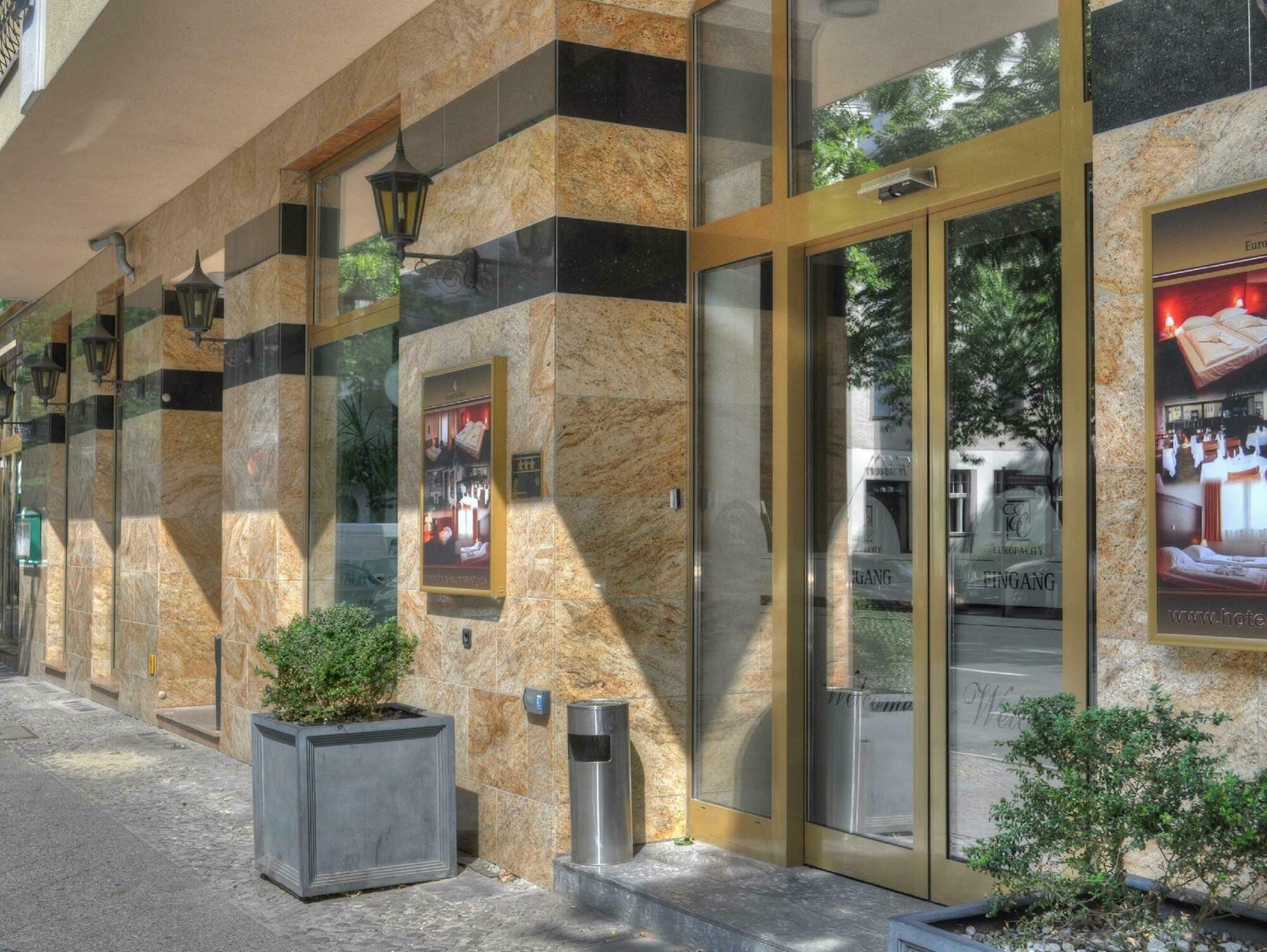 Hotel Europa City Berlim Exterior foto